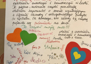 Podziękowania dla Fundacji Ronalda McDonalda i DHL za akcję „Czapka od serca”, która daje dzieciom radość i uśmiech w trudnym czasie choroby.