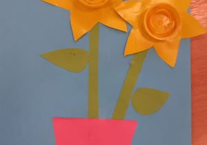 Wiosenny kwiatek z kolorowego papieru